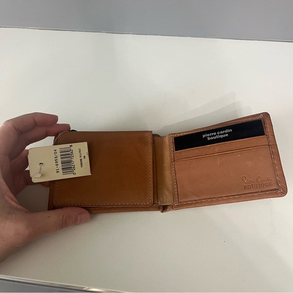New with Tags Pierre Cardin Tan/Camel Leather Passcase Billfold Wallet - Picture 4 of 5